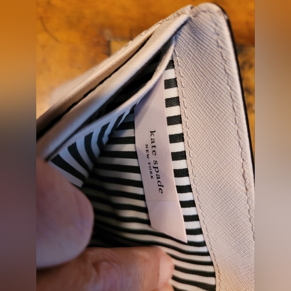 Kate Spade 2-tone wallet - Picture 8 of 10